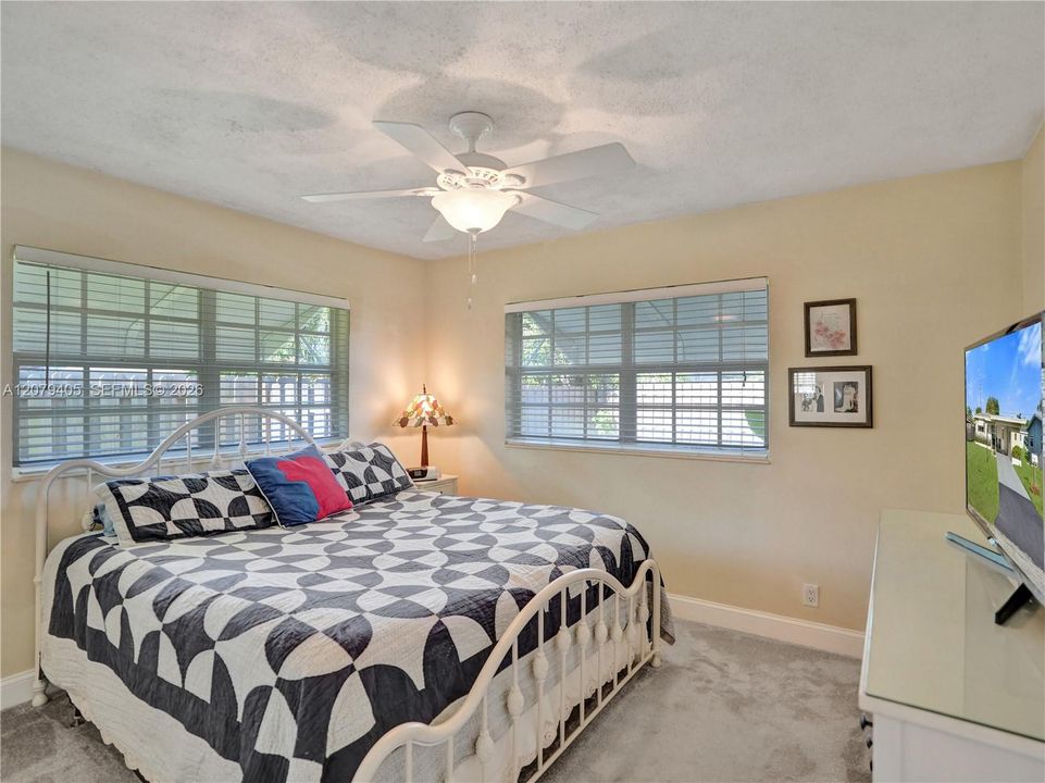 For Sale: $439,900 (3 beds, 1 baths, 1092 Square Feet)