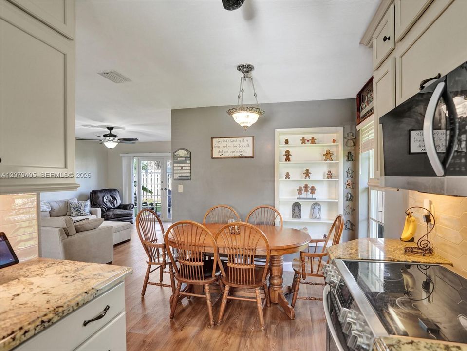 For Sale: $439,900 (3 beds, 1 baths, 1092 Square Feet)