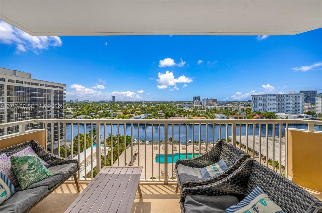 En Venta: $699,000 (3 camas, 2 baños, 1780 Pies cuadrados)