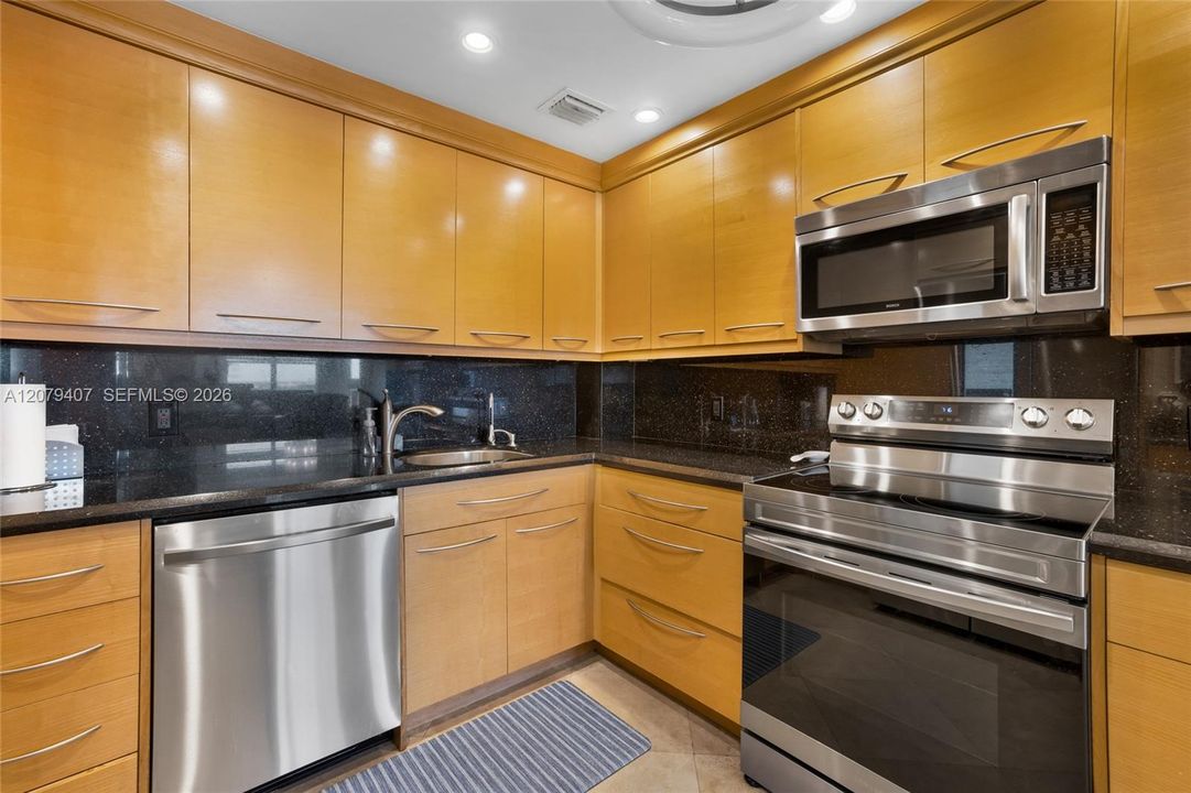 En Venta: $699,000 (3 camas, 2 baños, 1780 Pies cuadrados)
