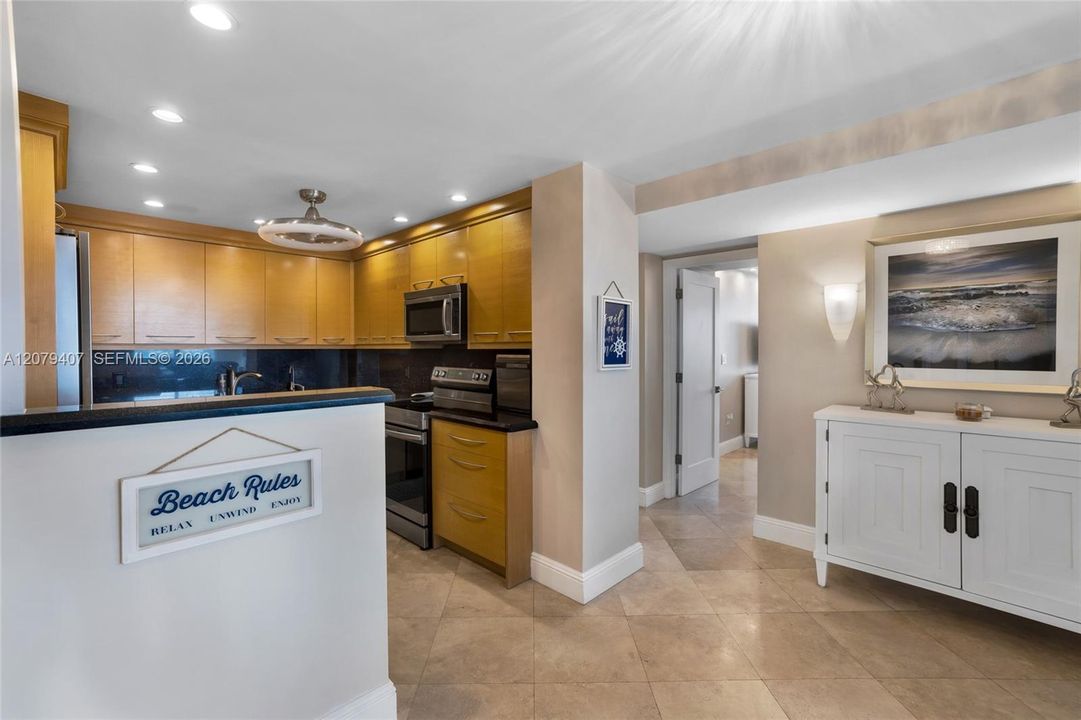 En Venta: $699,000 (3 camas, 2 baños, 1780 Pies cuadrados)