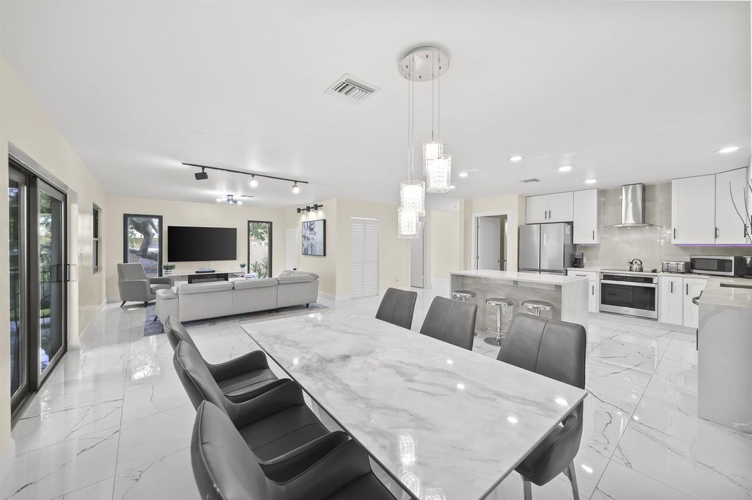 4406 SW 35th Ave - 14.jpg-FULL
