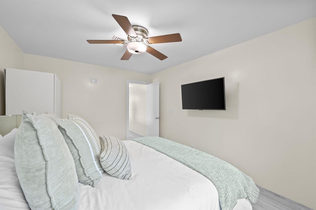 4406 SW 35th Ave - 41.jpg-FULL