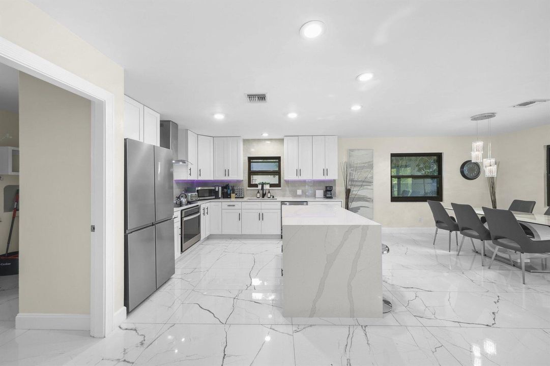 4406 Southwest 35th Avenue - 12.jpg-SMAL