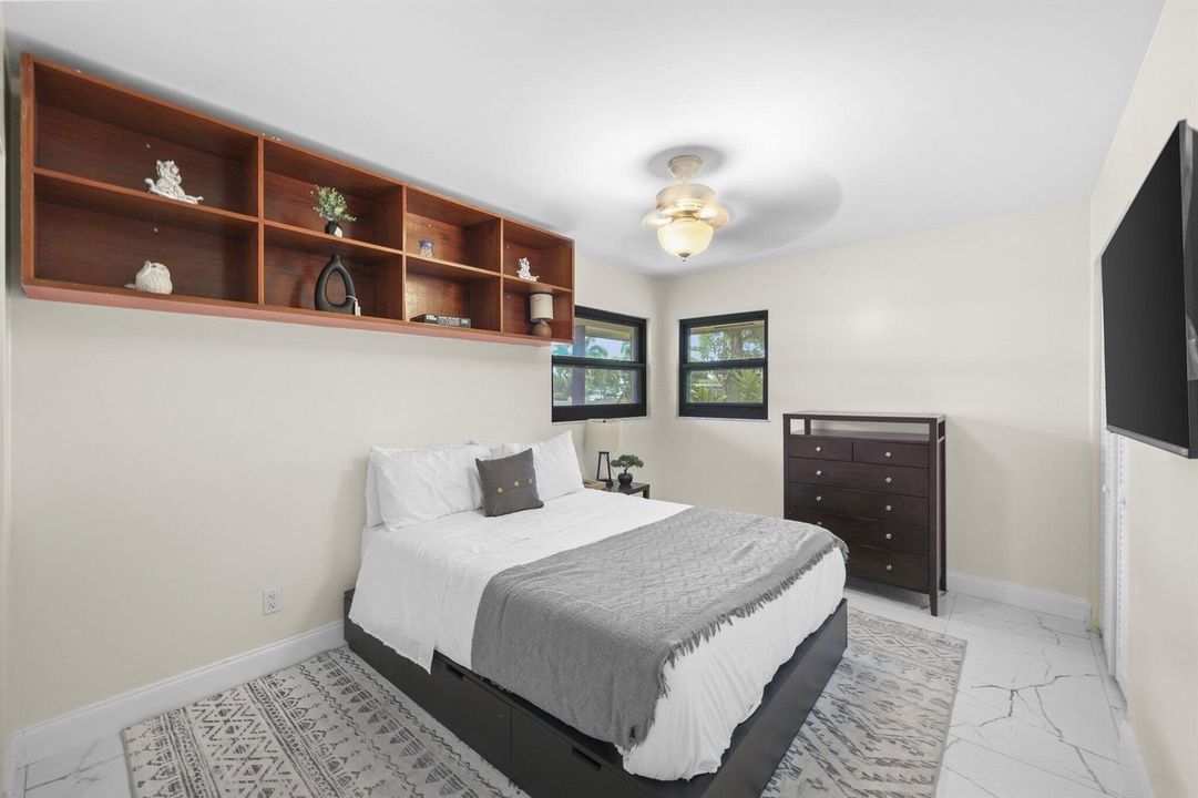 4406 Southwest 35th Avenue - 6.jpg-SMALL