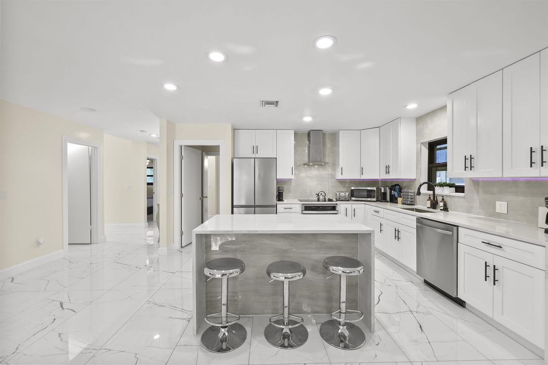 4406 SW 35th Ave - 17.jpg-FULL