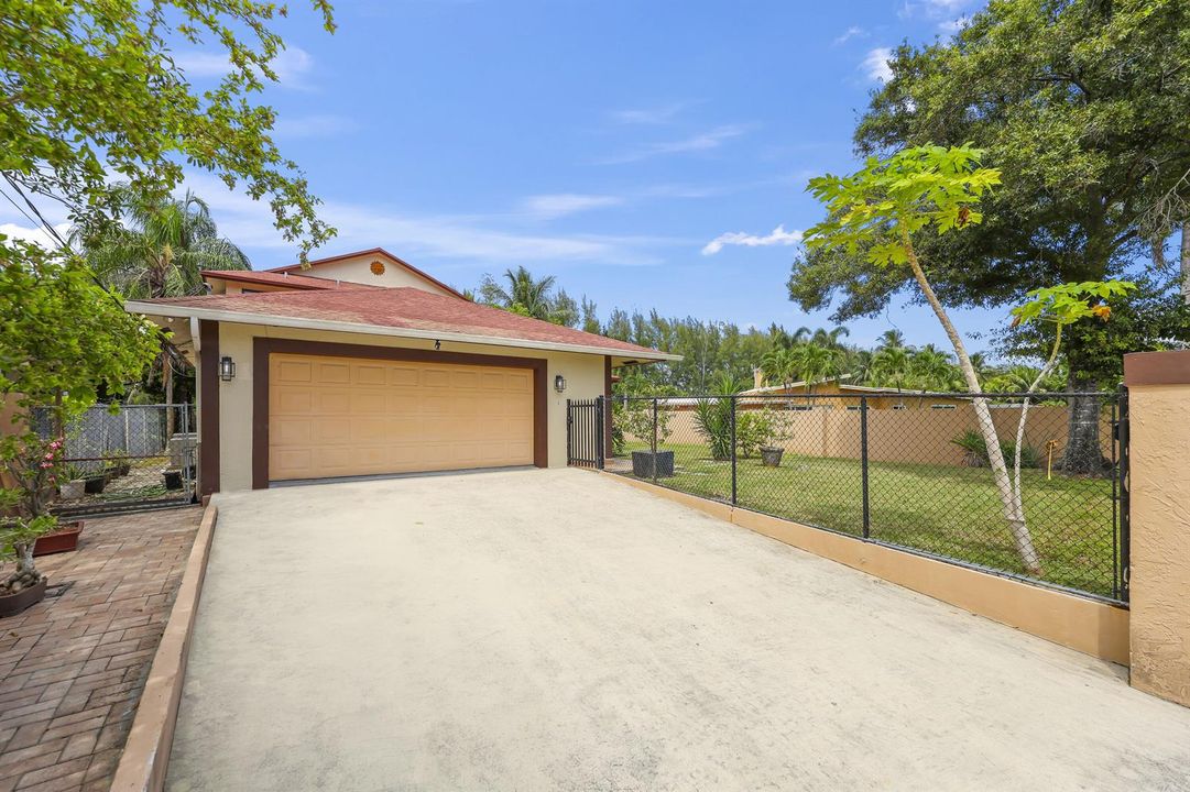 4406 SW 35th Ave - 3.jpg-FULL