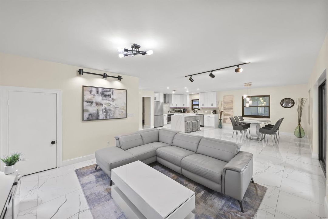 4406 SW 35th Ave - 9.jpg-FULL