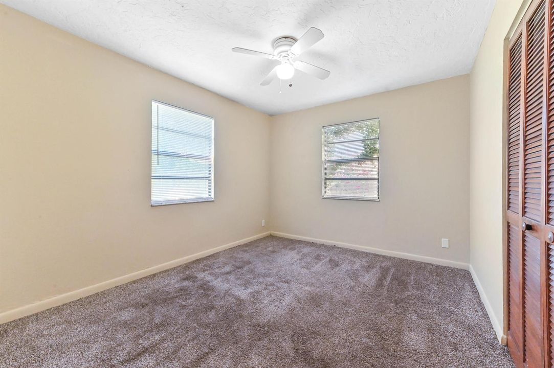 14 Bed Room 01
