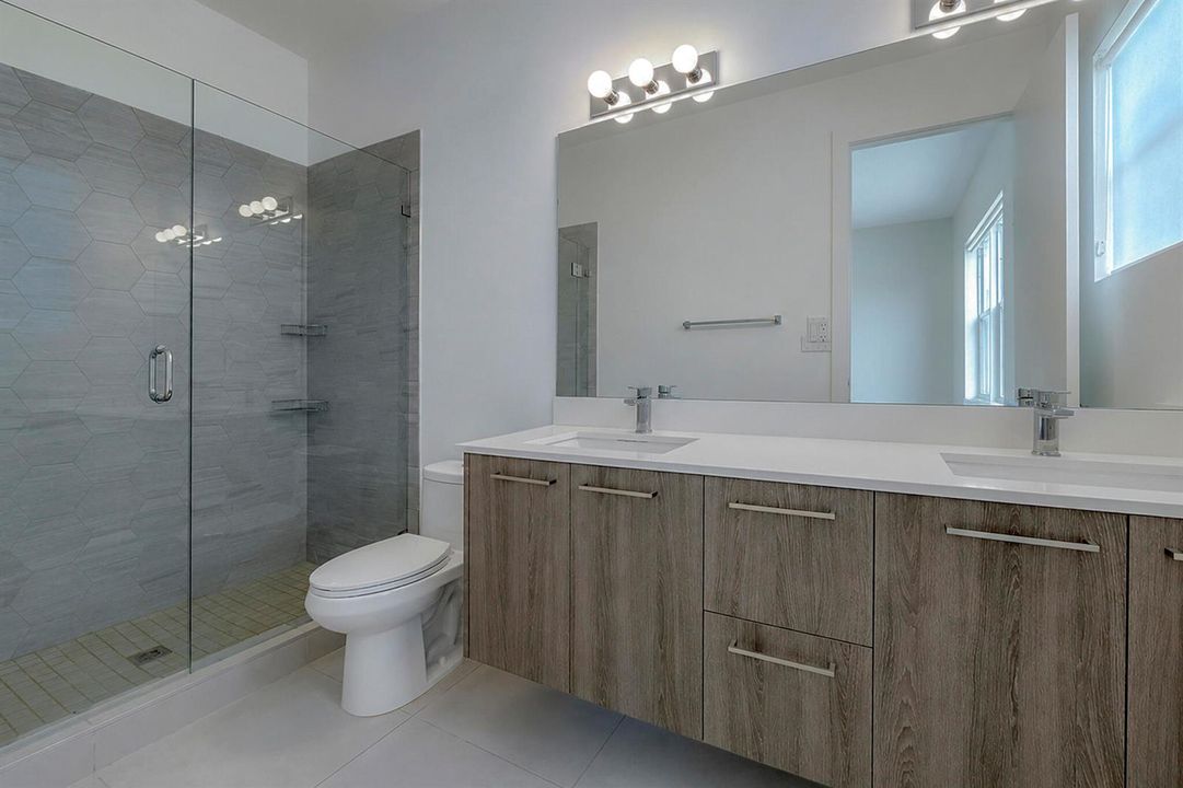 13 Ensuite Bath