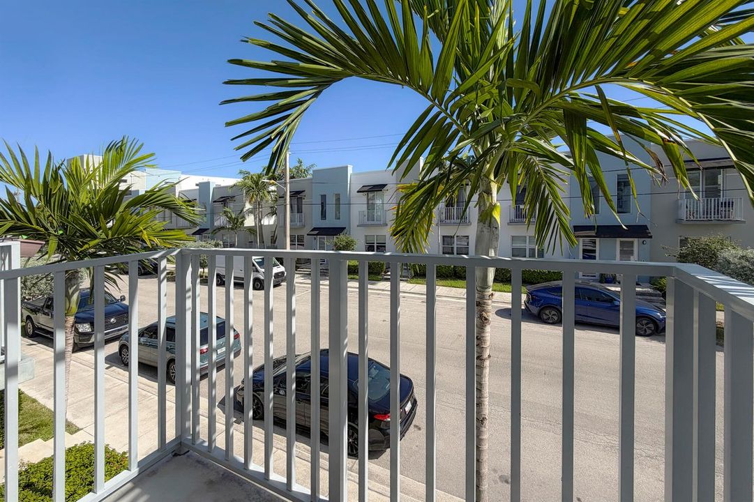17 Covered Balcony View