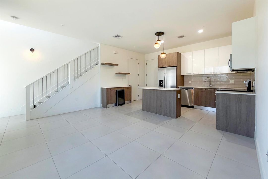3 Living Room & Kitchen