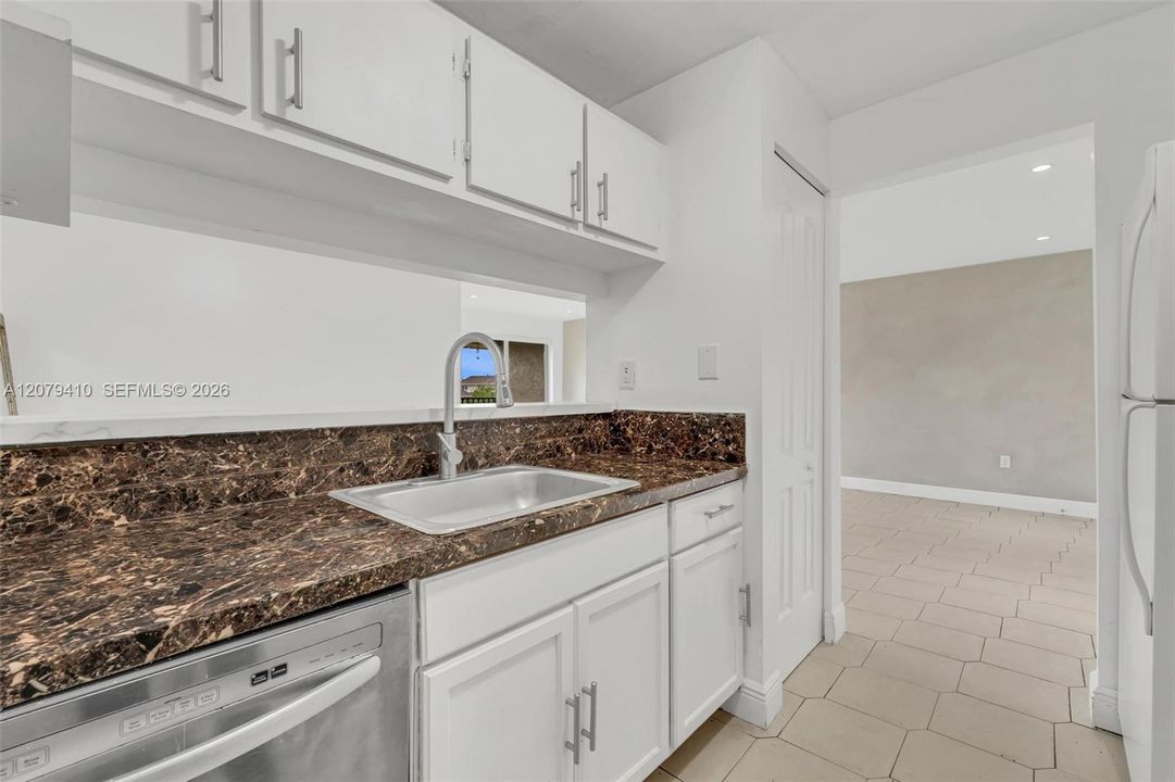 В аренду: $2,600 (3 спален, 2 ванн, 1170 Квадратных фут)