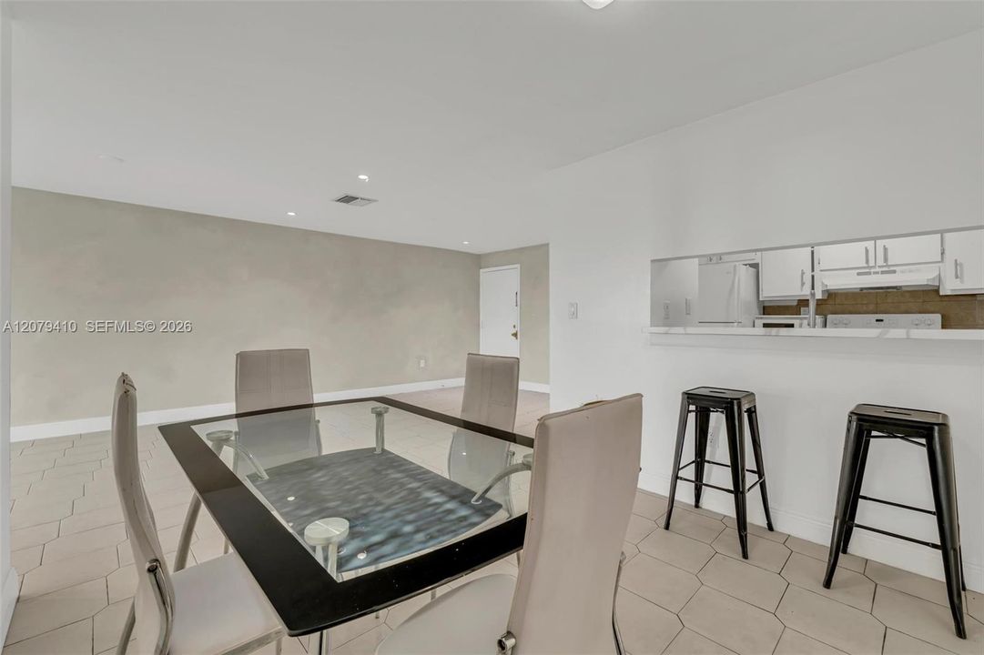 В аренду: $2,600 (3 спален, 2 ванн, 1170 Квадратных фут)
