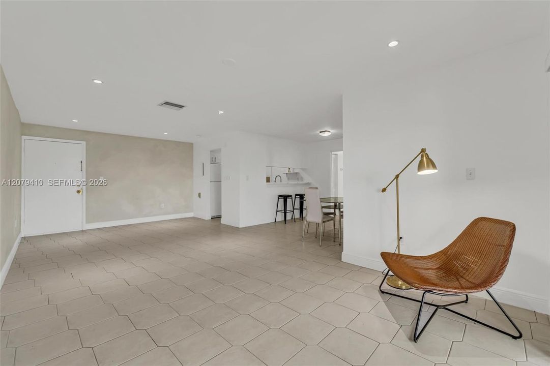 В аренду: $2,600 (3 спален, 2 ванн, 1170 Квадратных фут)