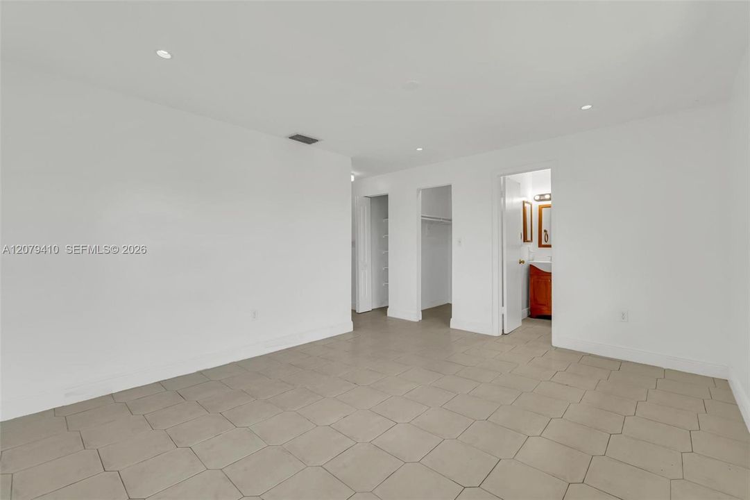 В аренду: $2,600 (3 спален, 2 ванн, 1170 Квадратных фут)