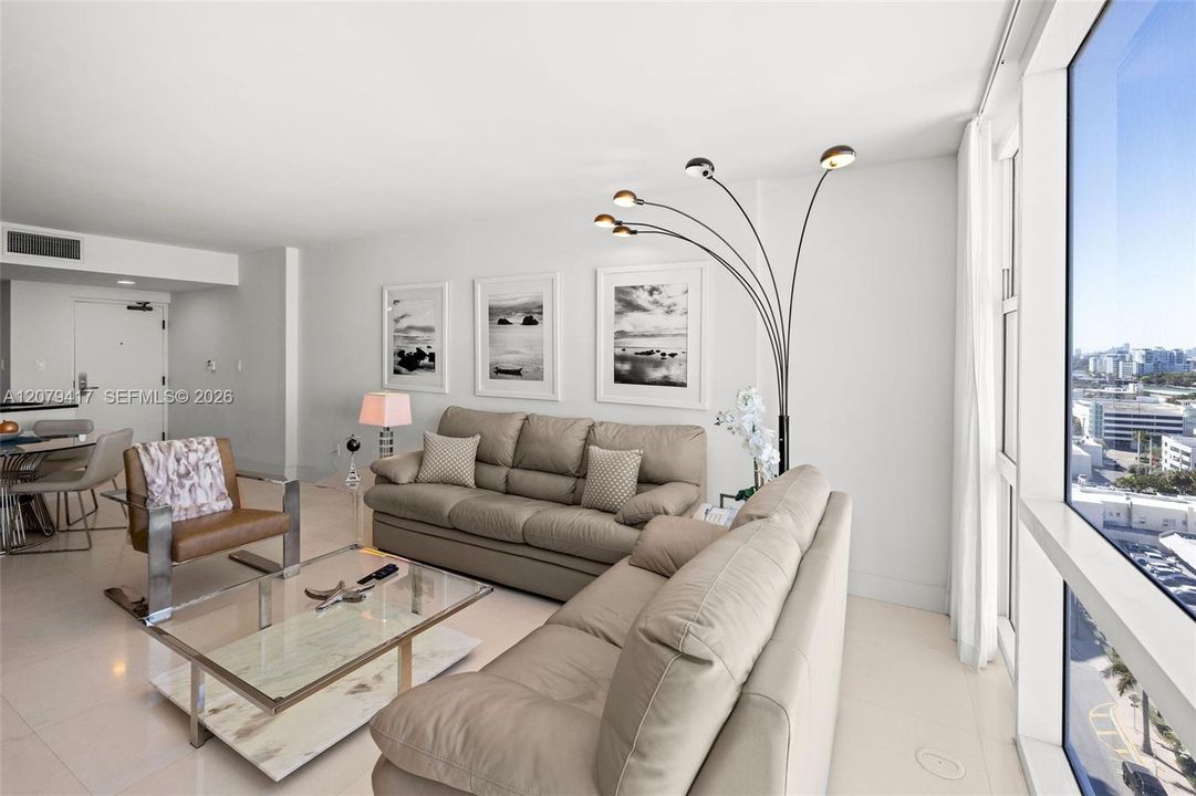 For Sale: $535,000 (1 beds, 1 baths, 873 Square Feet)