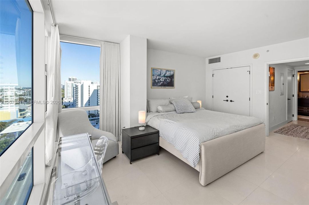 For Sale: $535,000 (1 beds, 1 baths, 873 Square Feet)