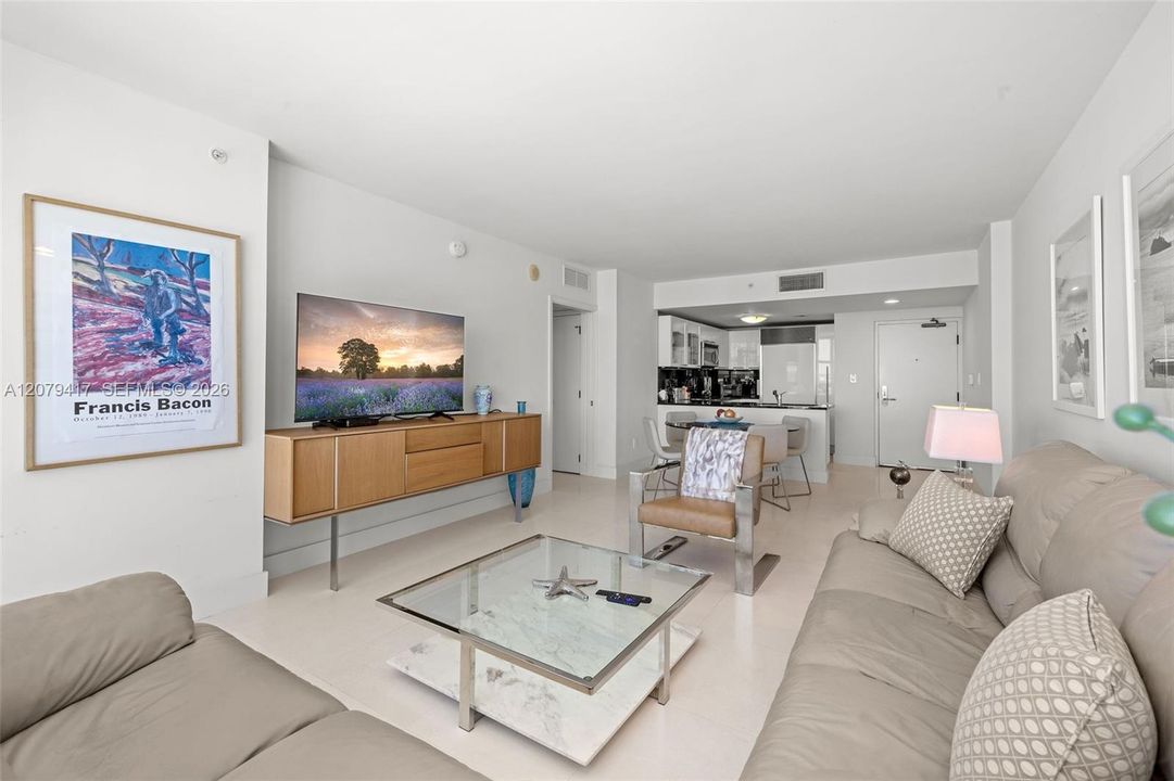 For Sale: $535,000 (1 beds, 1 baths, 873 Square Feet)