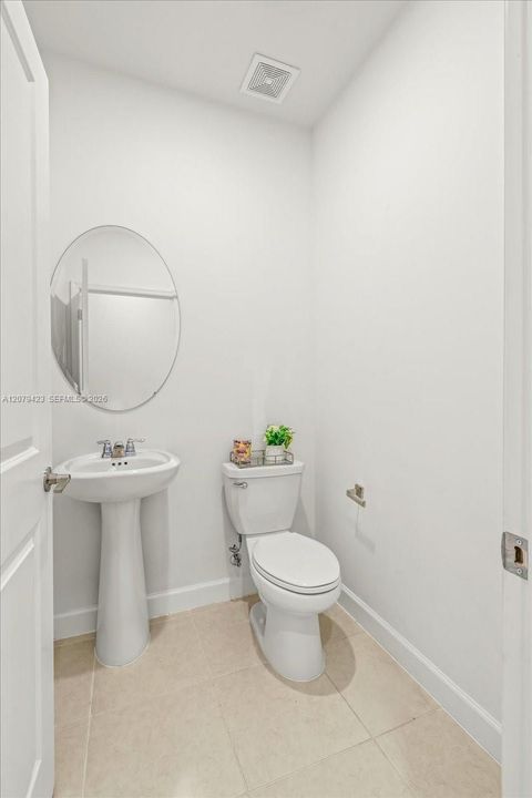 For Sale: $1,375,000 (5 beds, 4 baths, 2838 Square Feet)