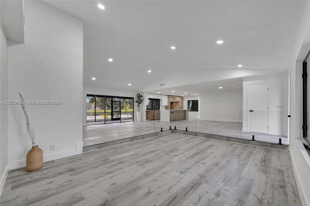 En Renta: $6,500 (0 camas, 2 baños, 2026 Pies cuadrados)