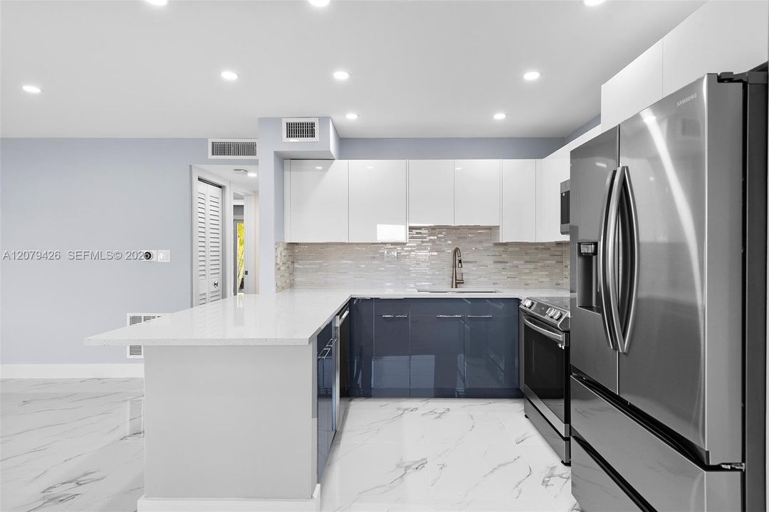 В аренду: $2,950 (2 спален, 2 ванн, 952 Квадратных фут)