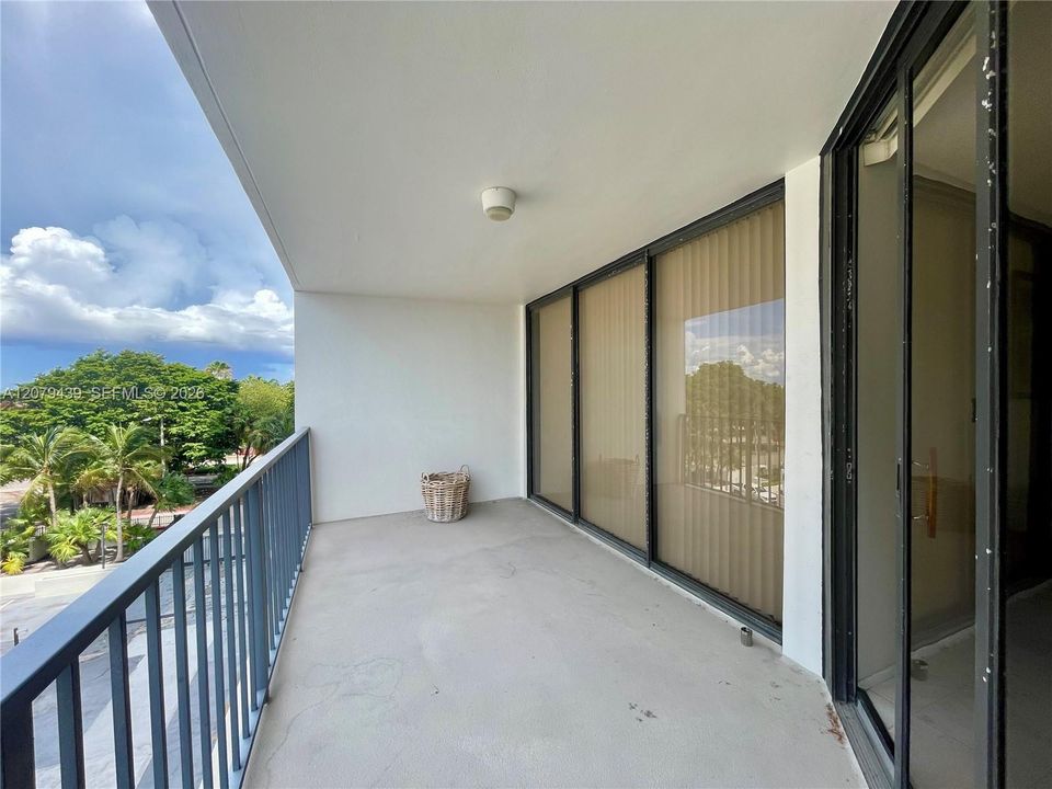 Large Balcony Aproximate size 8'x16'