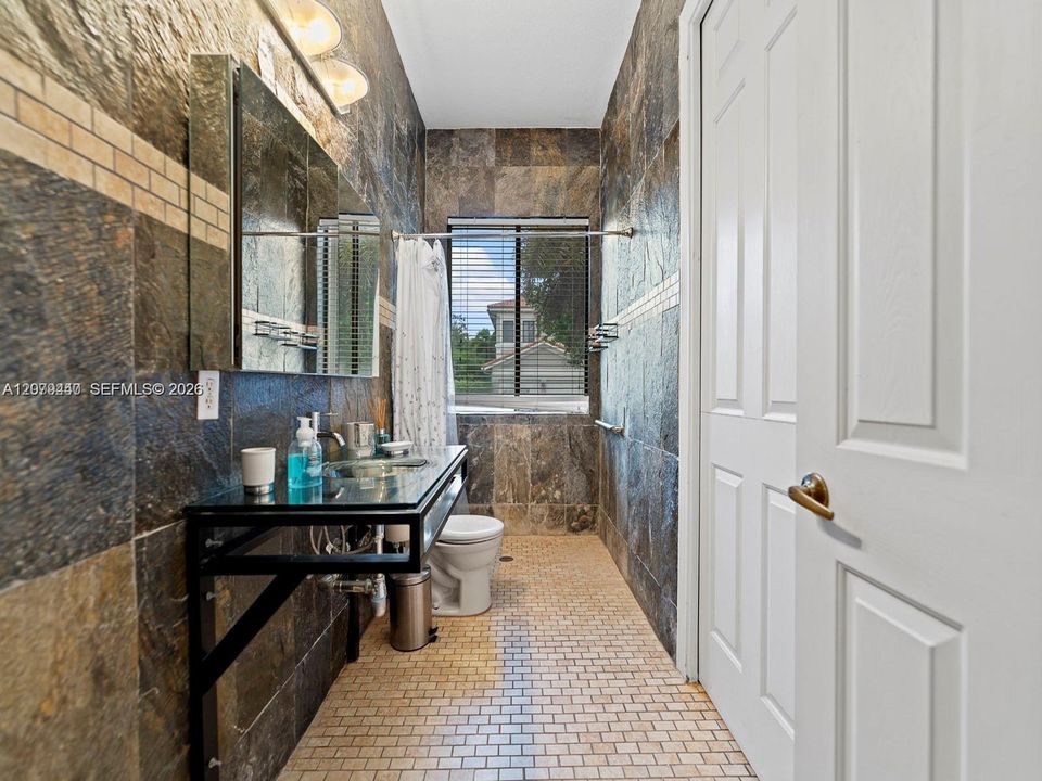 For Sale: $910,000 (5 beds, 4 baths, 3061 Square Feet)