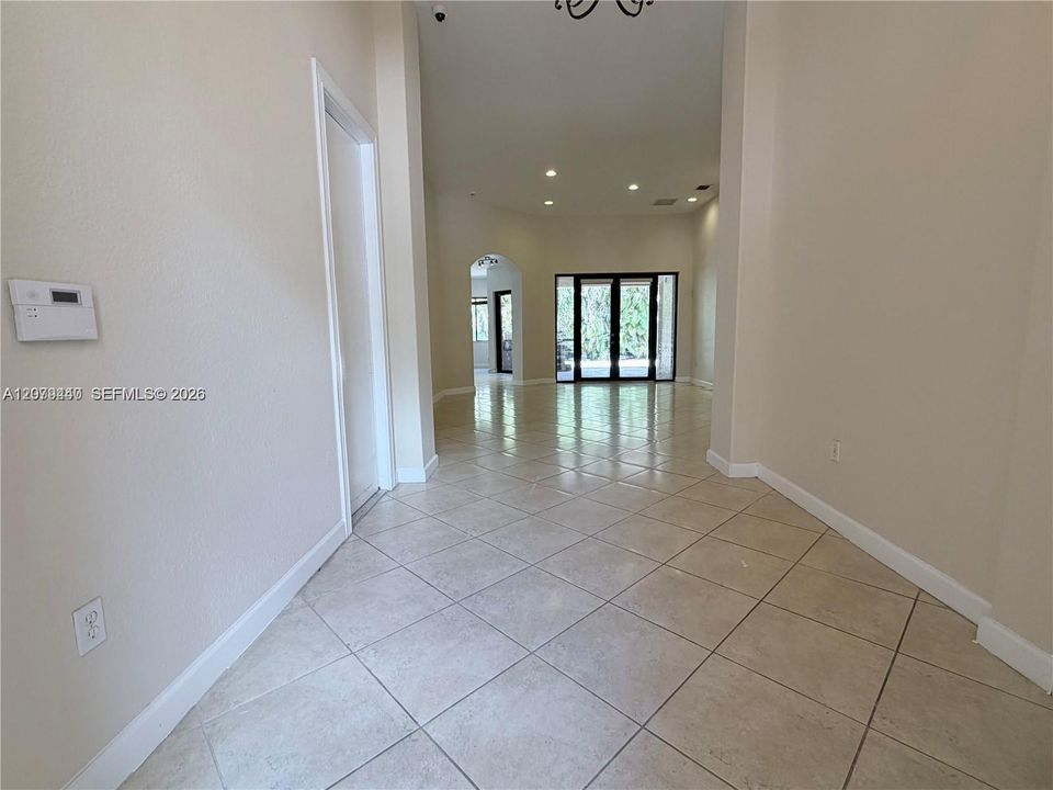 For Sale: $910,000 (5 beds, 4 baths, 3061 Square Feet)