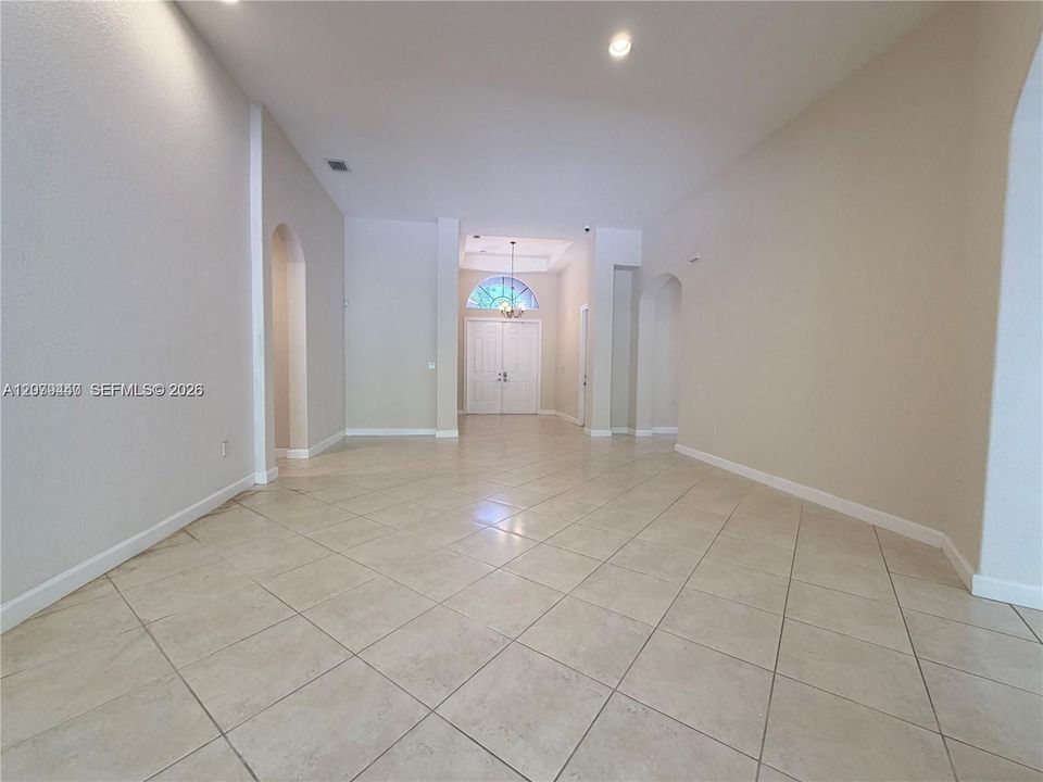 For Sale: $910,000 (5 beds, 4 baths, 3061 Square Feet)