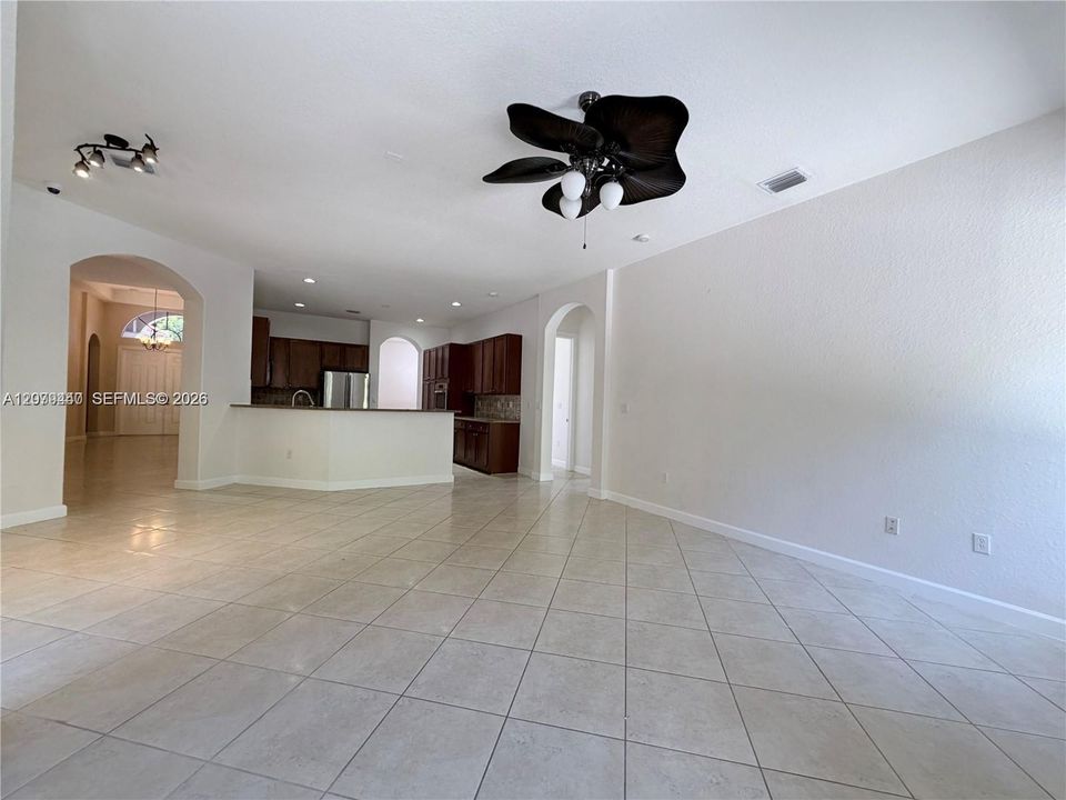 For Sale: $910,000 (5 beds, 4 baths, 3061 Square Feet)