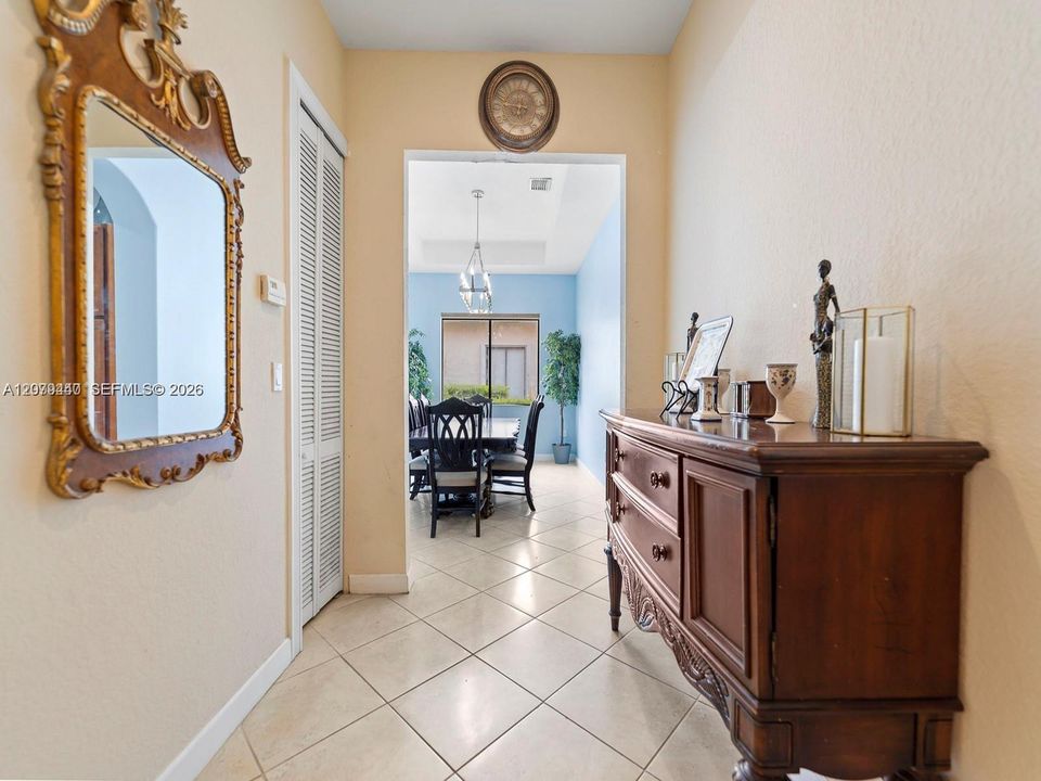 For Sale: $910,000 (5 beds, 4 baths, 3061 Square Feet)