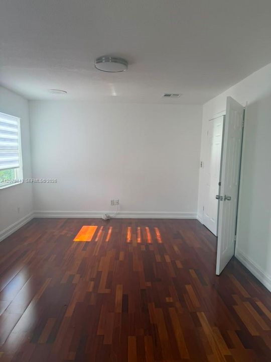 For Rent: $4,200 (4 beds, 2 baths, 2416 Square Feet)