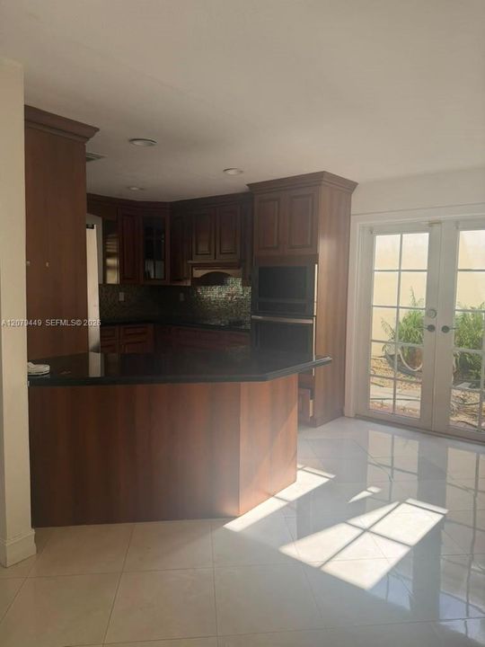 For Rent: $4,200 (4 beds, 2 baths, 2416 Square Feet)