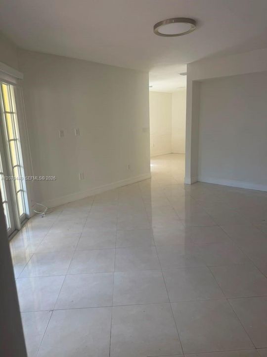 For Rent: $4,200 (4 beds, 2 baths, 2416 Square Feet)