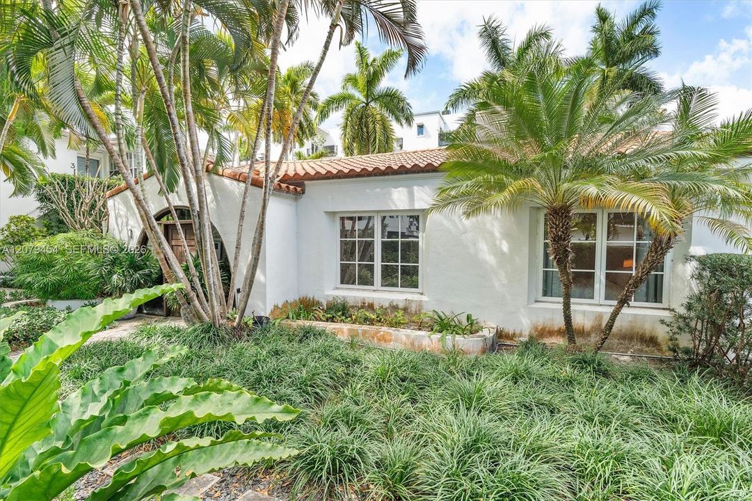 For Rent: $8,500 (3 beds, 2 baths, 1225 Square Feet)
