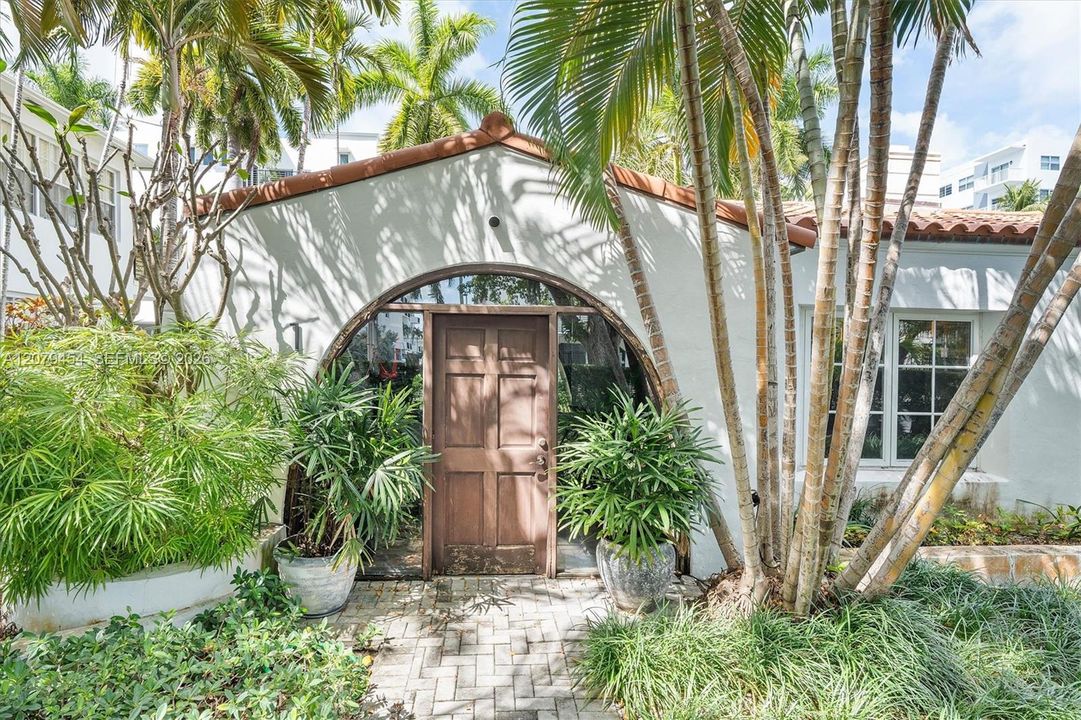 For Rent: $8,500 (3 beds, 2 baths, 1225 Square Feet)