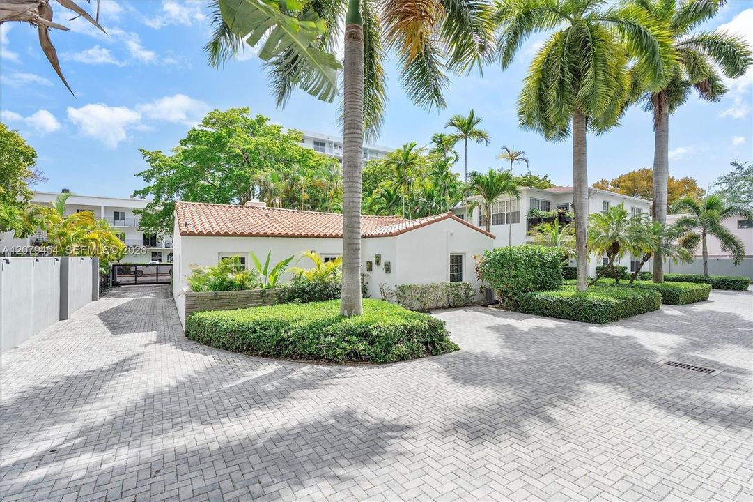 For Rent: $8,500 (3 beds, 2 baths, 1225 Square Feet)