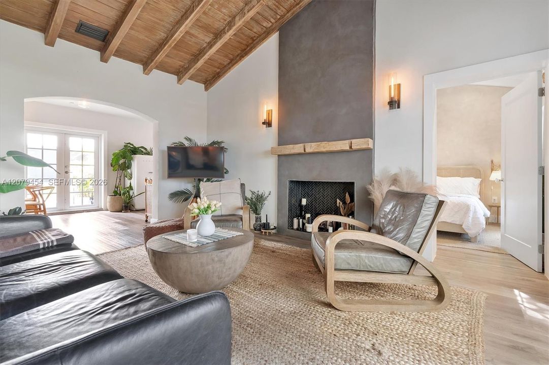 For Rent: $8,500 (3 beds, 2 baths, 1225 Square Feet)