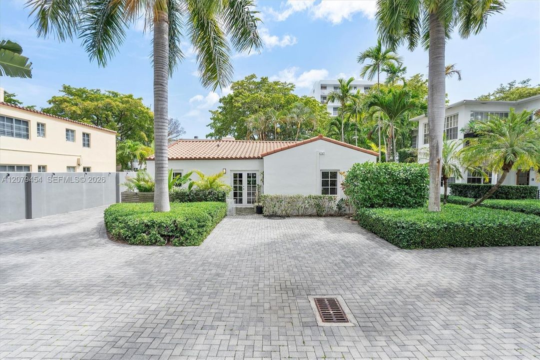 For Rent: $8,500 (3 beds, 2 baths, 1225 Square Feet)