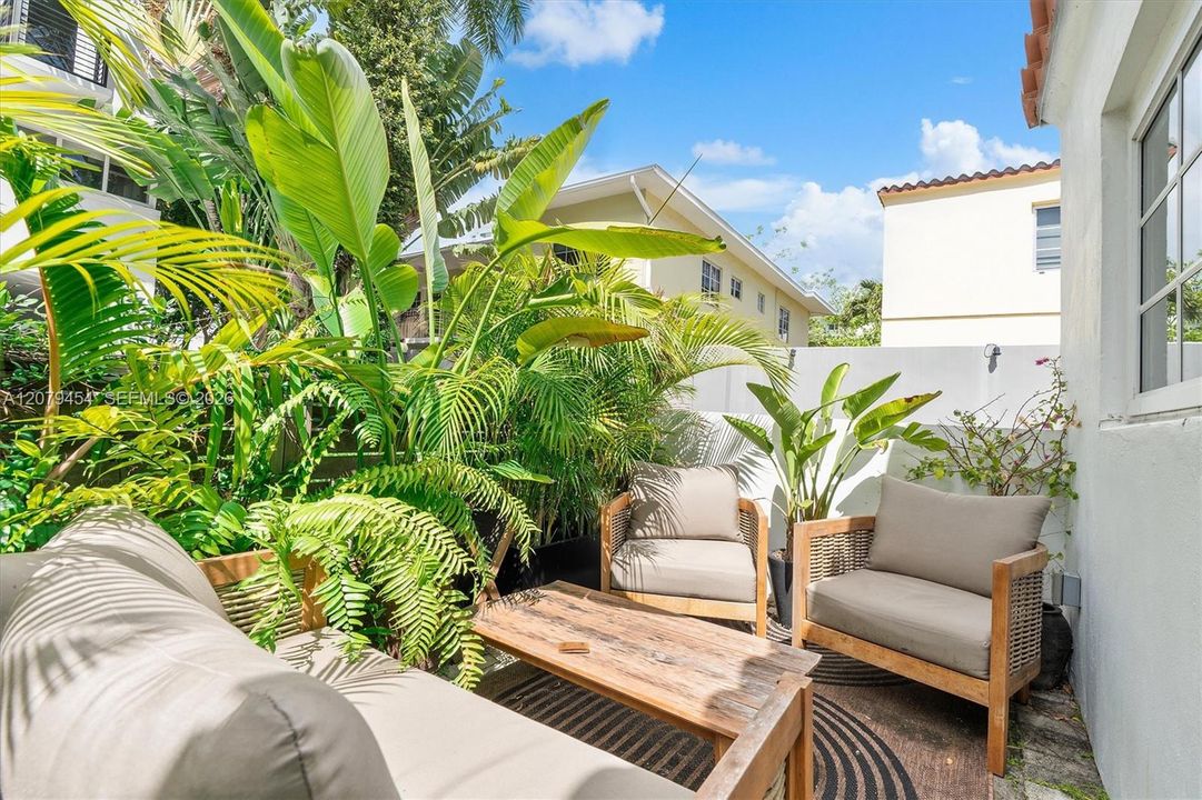 For Rent: $8,500 (3 beds, 2 baths, 1225 Square Feet)