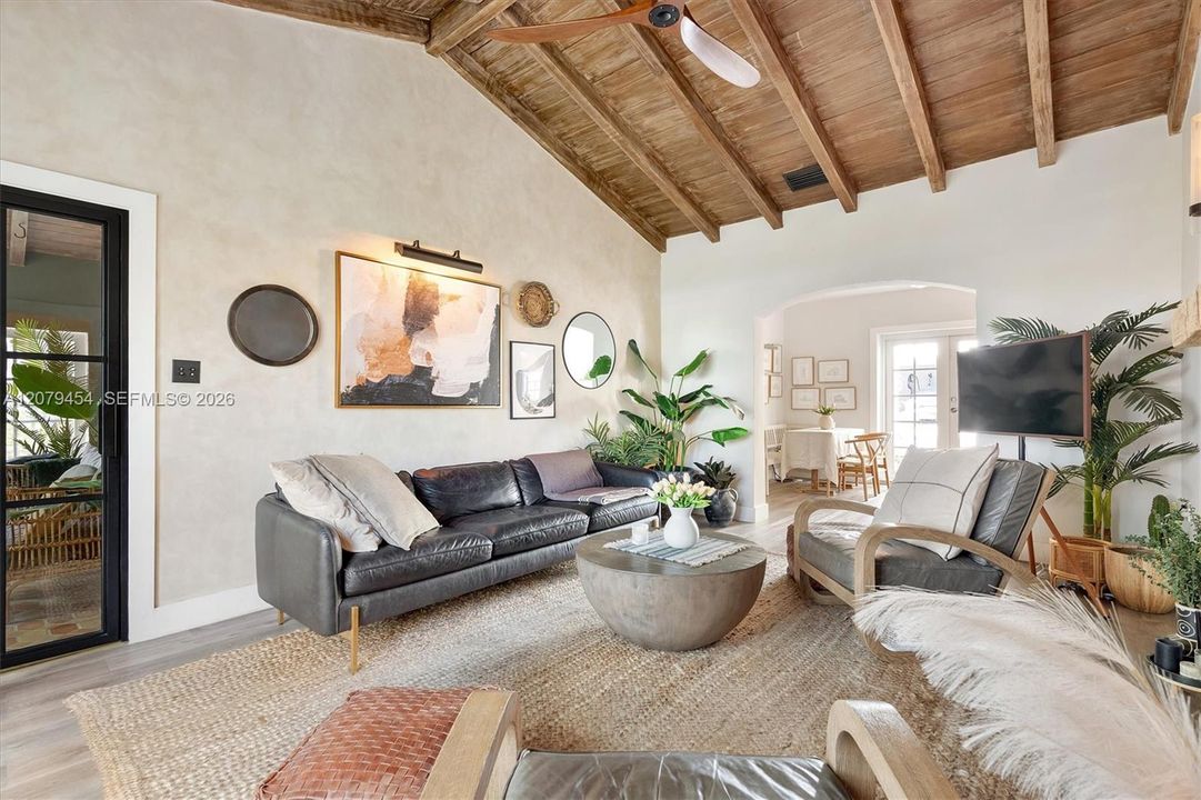 For Rent: $8,500 (3 beds, 2 baths, 1225 Square Feet)