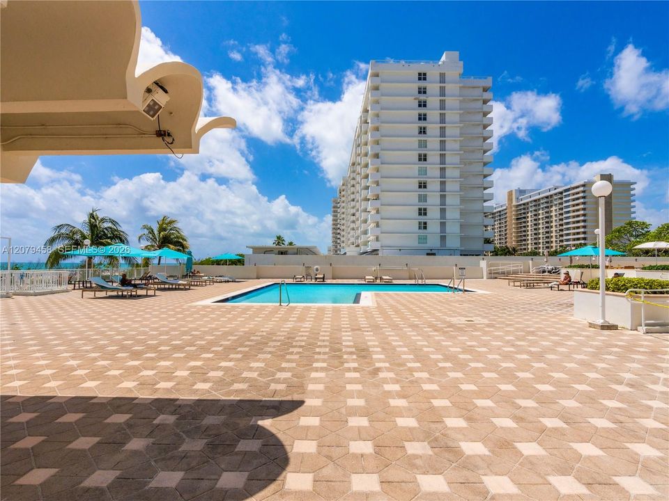 En Venta: $475,000 (1 camas, 2 baños, 824 Pies cuadrados)