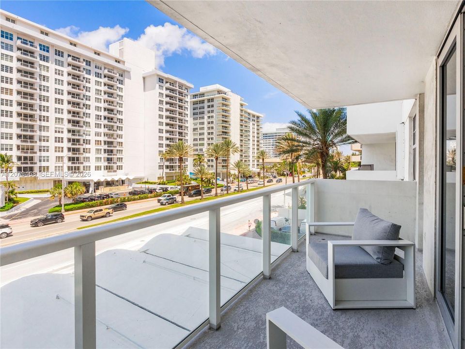 En Venta: $475,000 (1 camas, 2 baños, 824 Pies cuadrados)