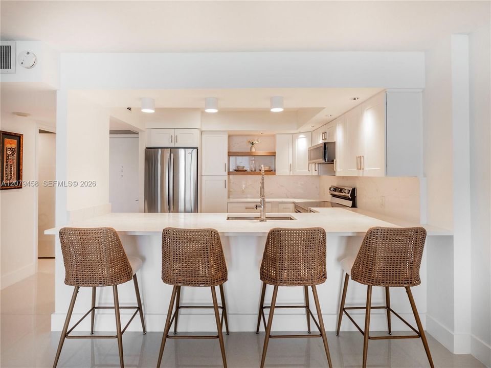 En Venta: $475,000 (1 camas, 2 baños, 824 Pies cuadrados)