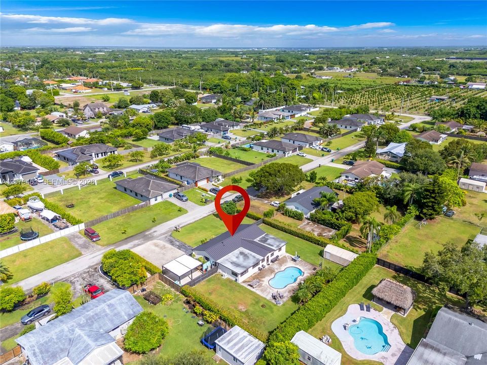 En Venta: $779,000 (4 camas, 2 baños, 2457 Pies cuadrados)