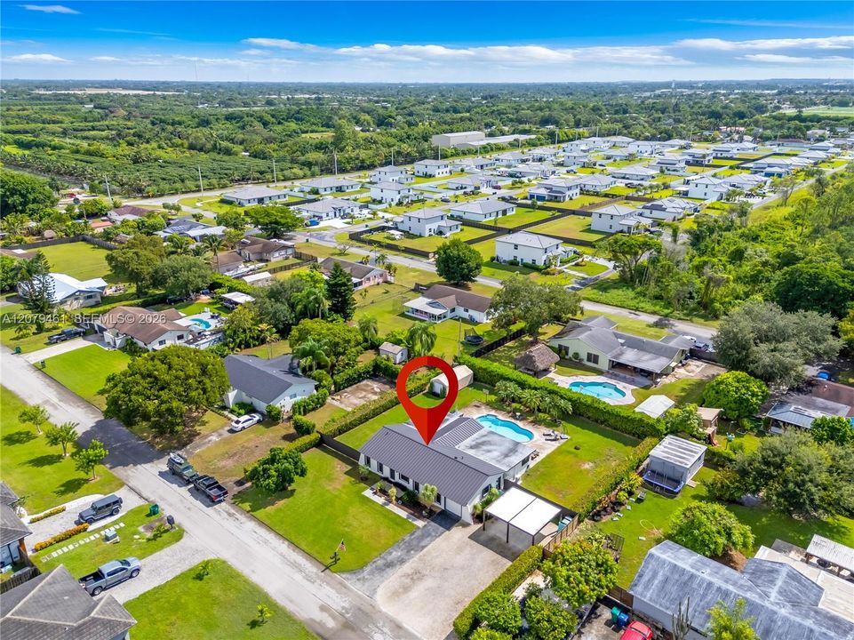 En Venta: $779,000 (4 camas, 2 baños, 2457 Pies cuadrados)
