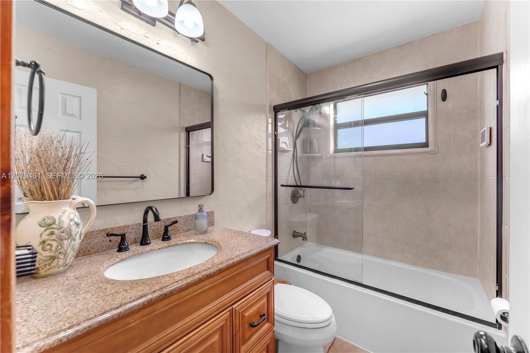 2ND BATHROOM WITH TUB/SHOWER