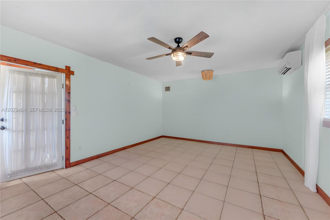 BEDROOM #4