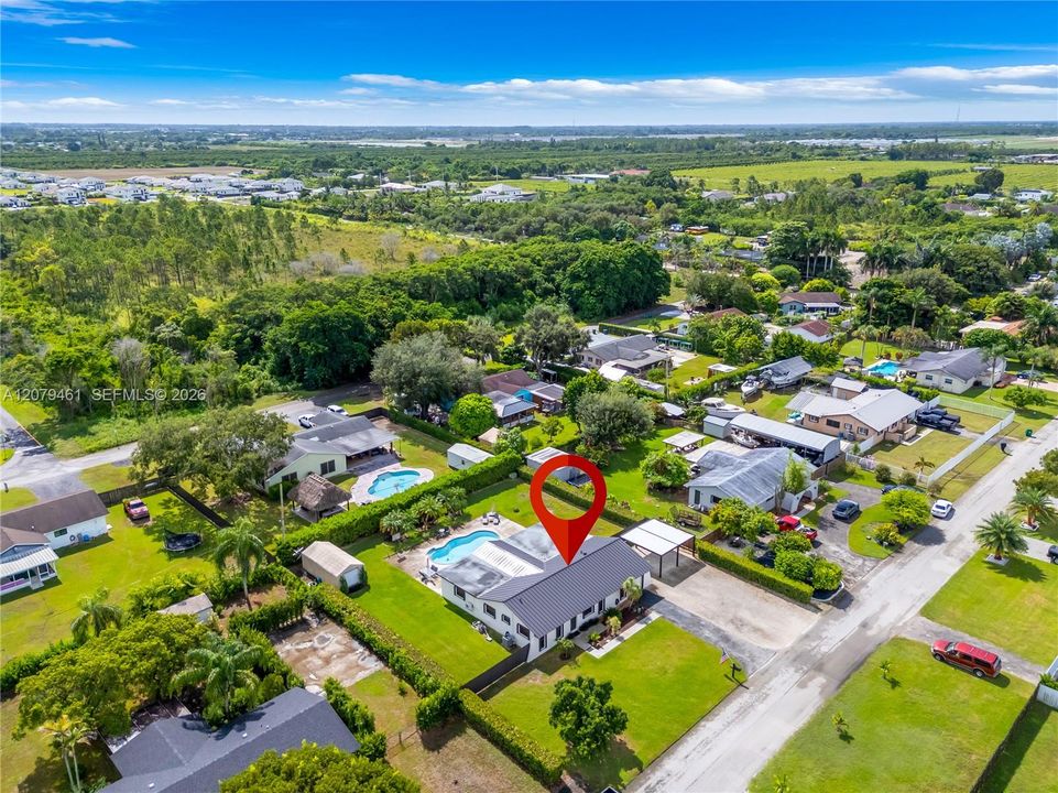 En Venta: $779,000 (4 camas, 2 baños, 2457 Pies cuadrados)